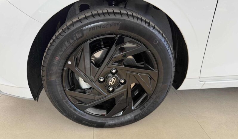 
								HYUNDAI i20 1.0 T-GDI dark line 90cv mt Km0 full									