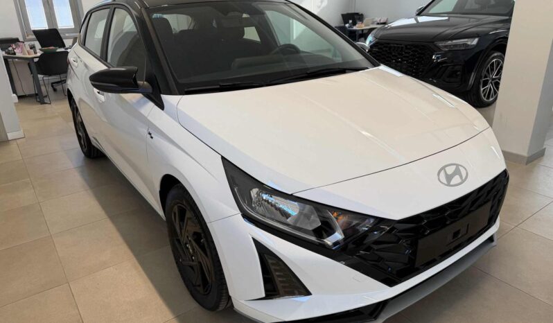 
								HYUNDAI i20 1.0 T-GDI dark line 90cv mt Km0 full									