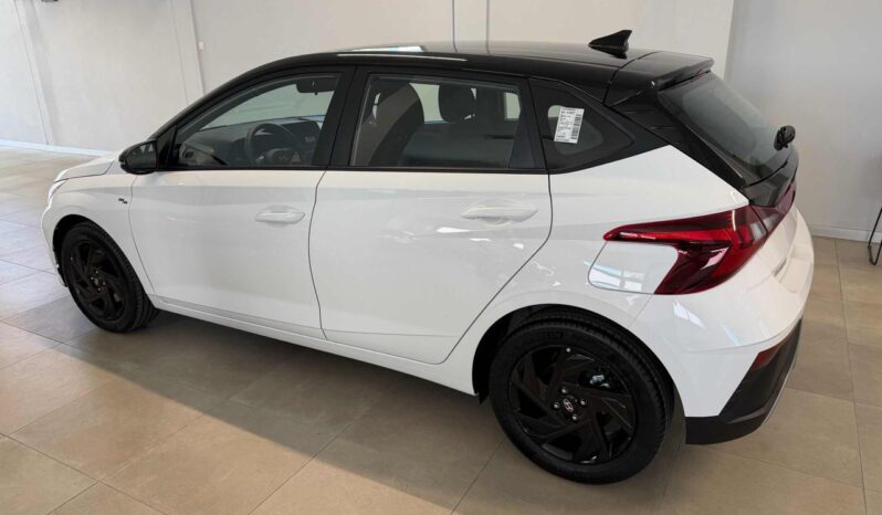 
								HYUNDAI i20 1.0 T-GDI dark line 90cv mt Km0 full									