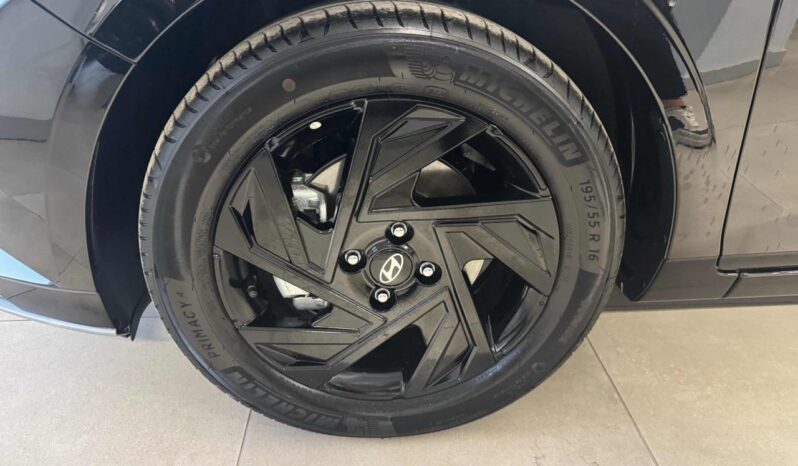 
								HYUNDAI i20 1.0 T-GDI dark Line 90 cv mt Km0 full									