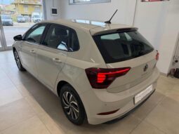 
										VOLKSWAGEN Polo 1.0 Life full									