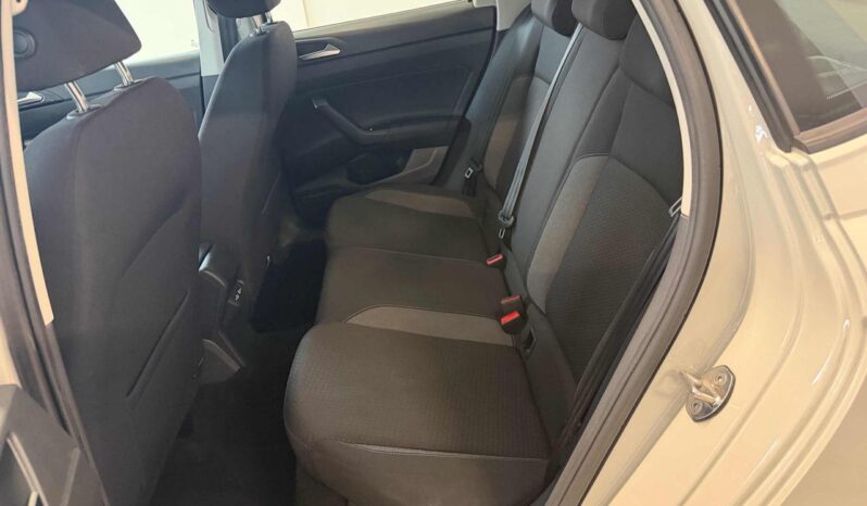 
								VOLKSWAGEN Polo 1.0 Life full									