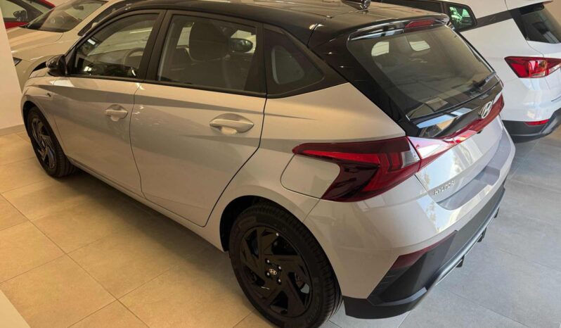
								HYUNDAI i20 1.0 T-GDI dark line 90cv mt Km0 full									